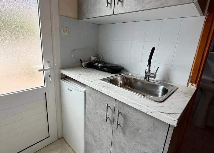 Pet friendly Marietta Boutique Apts Tsilivi 