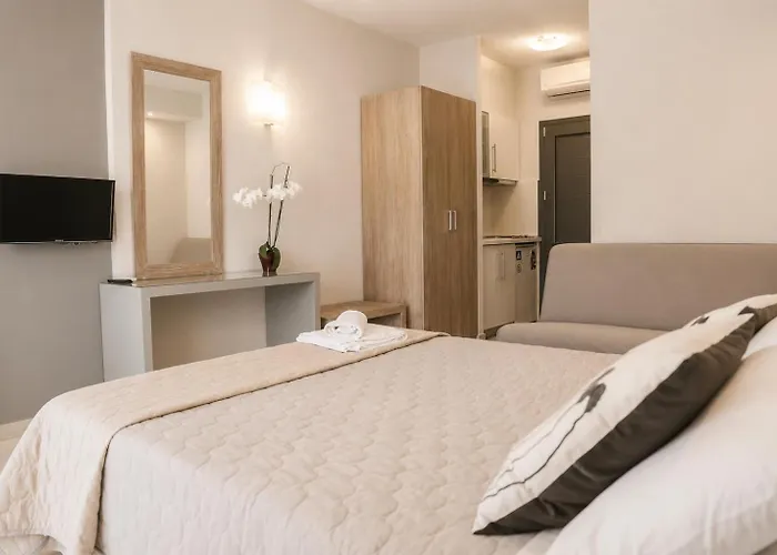 Aelia Living Aparthotel Σταυρός