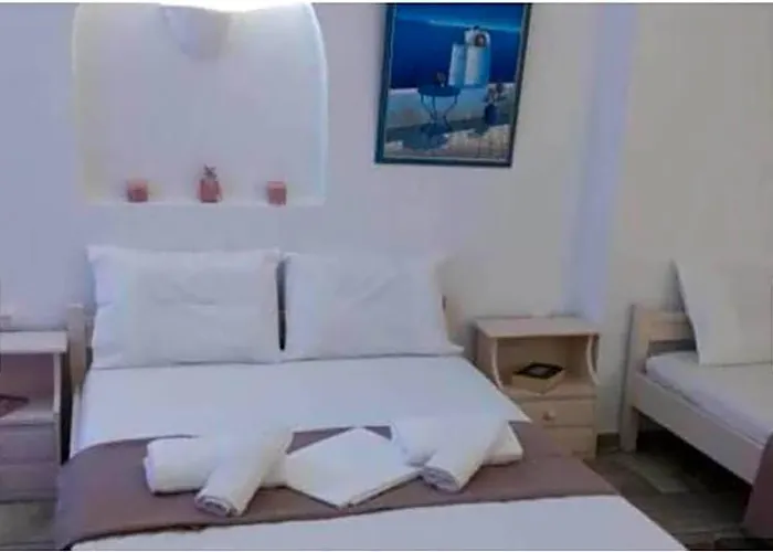 Dimitris Studios Perissa 
