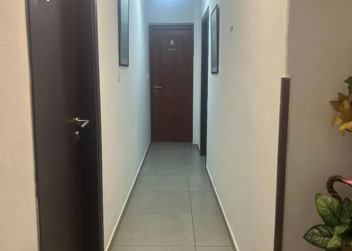Centrally Located Private Rooms Candia