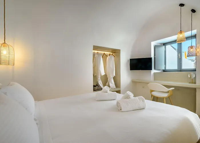Anila Suites Fira 
