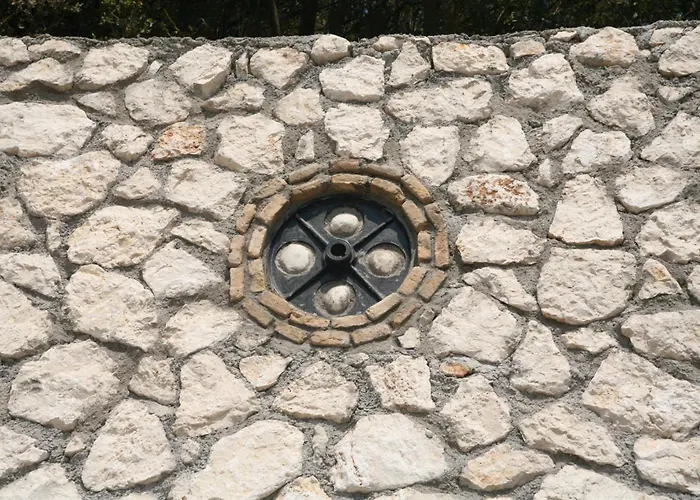 Marathes Studios Áyios Nikítas