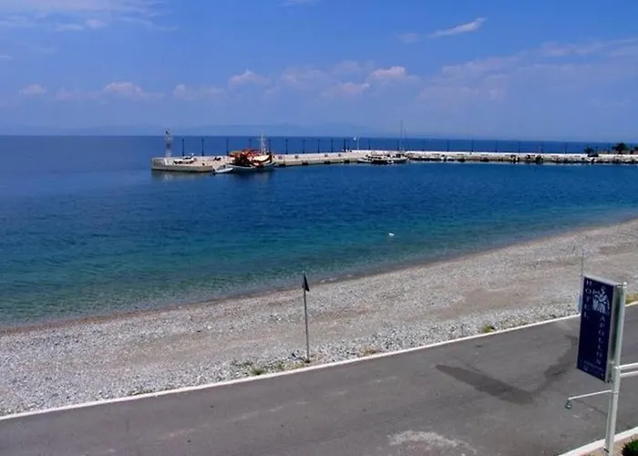 Ξενοδοχείο Απόλλων Τυρός