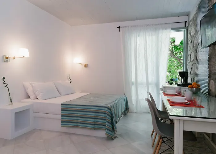 Alkithea Aparthotel Adamantas 