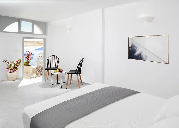 Lava Suites & Lounge Fira 