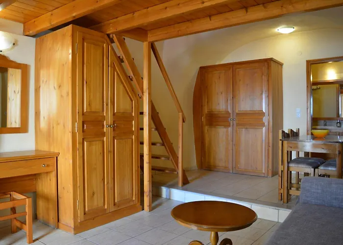 Anemomilos Suites Fira 