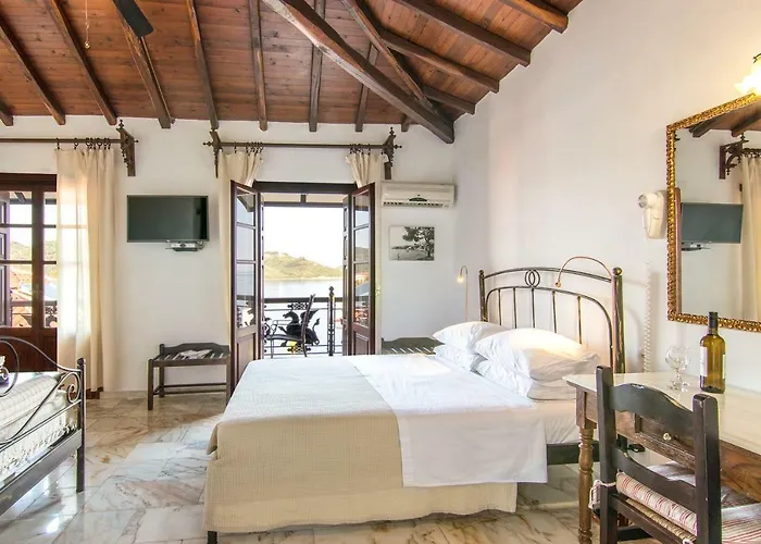Chrysoula'S Guest House Skiathos Town