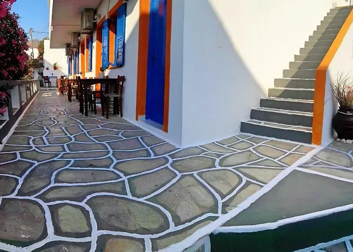 George'S Place Chora 