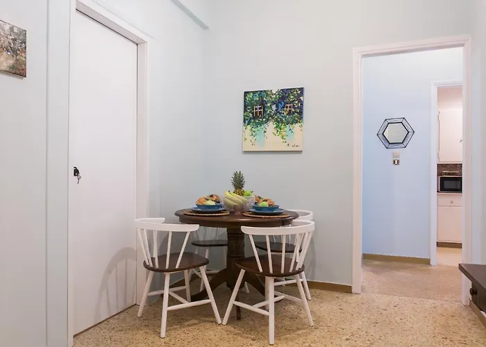 Haustierfreundliches Syntagma Private Sweet Safe Double Rooms With Shared Bathroom Athen