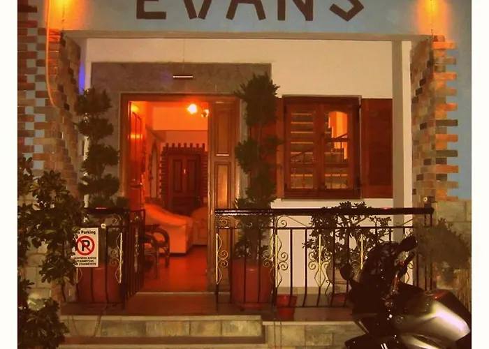Evans Skiathos